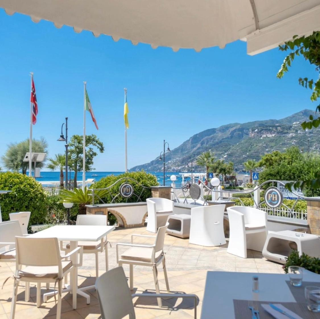 Costa Blue Villa Майори Екстериор снимка