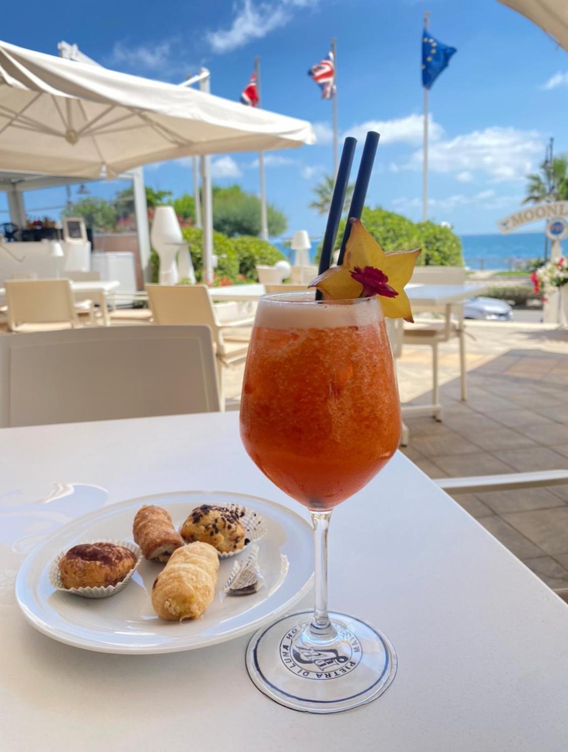 Costa Blue Villa Майори Екстериор снимка