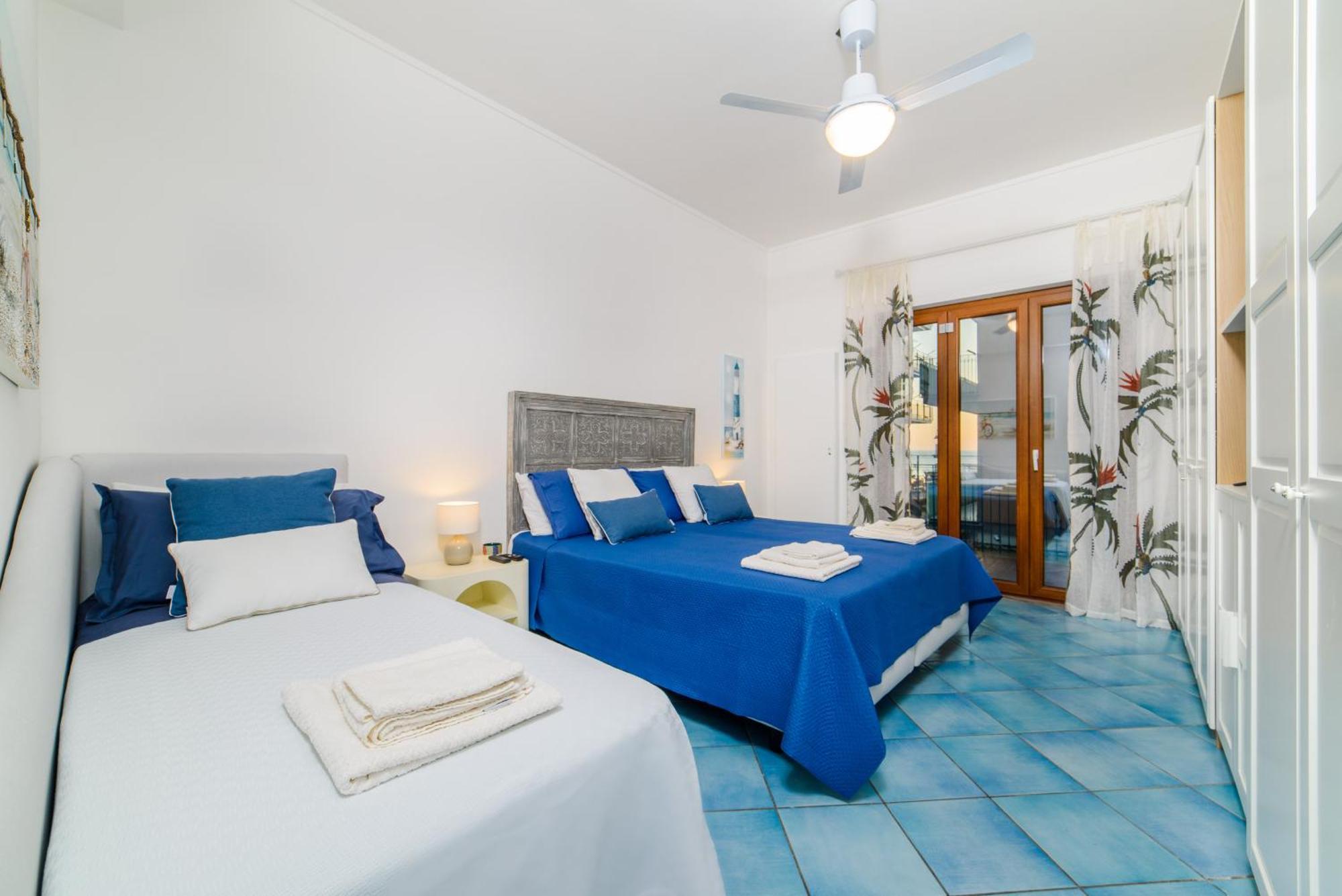 Costa Blue Villa Майори Екстериор снимка